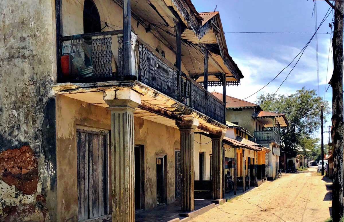 Old-Ruins-of-House-in-Tanga-Tanzania-Safarisoko