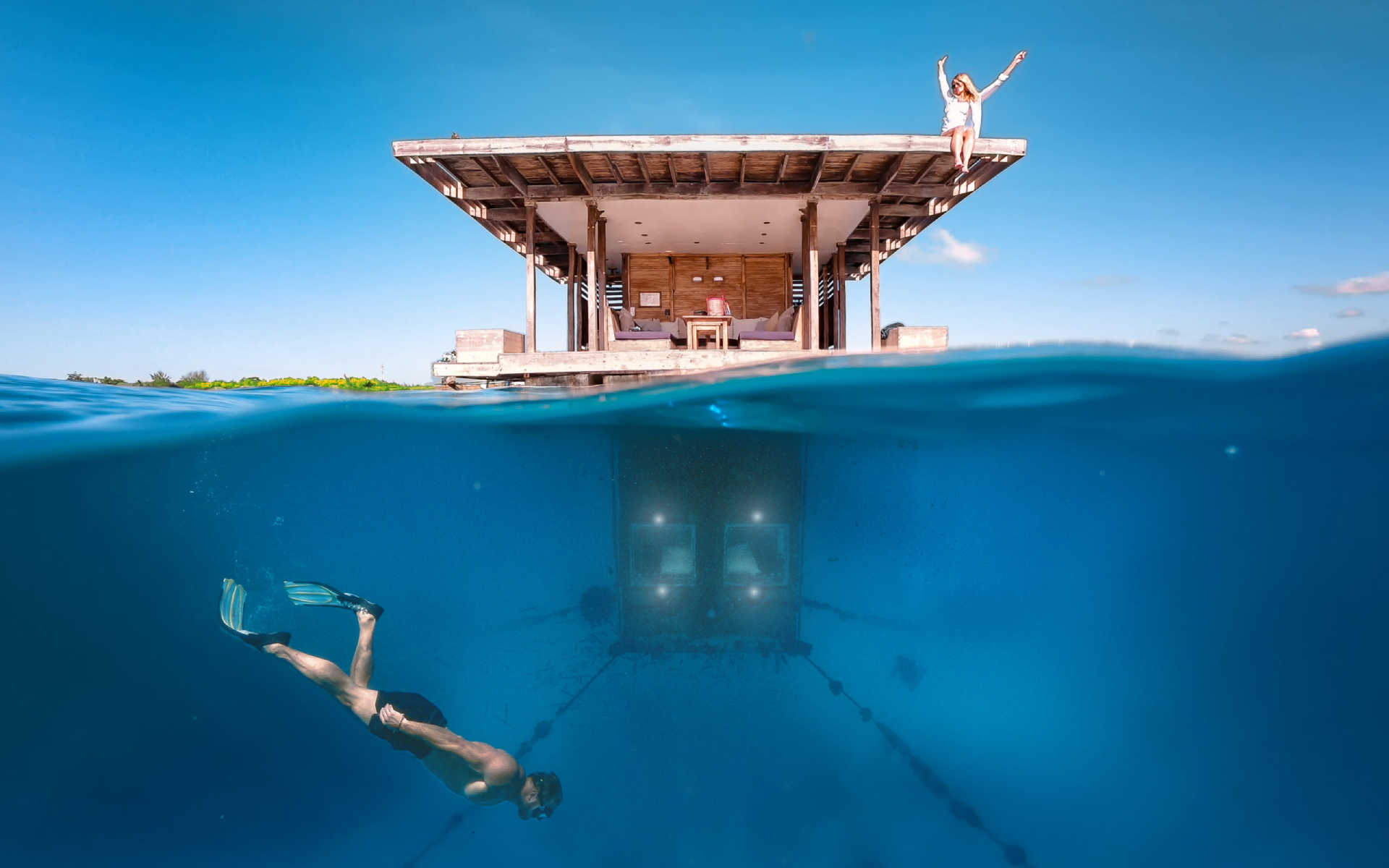 Manta Resort Flooting Underwater Room Pemba Island Zanzibar Achipelago Tanzania Safarisoko